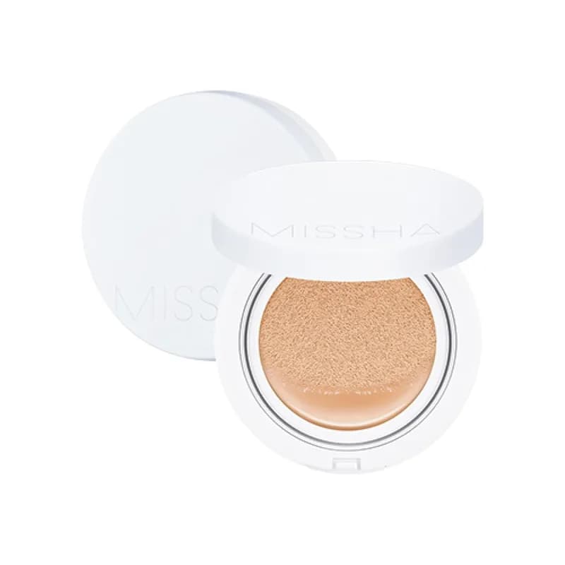 MISSHA Missha Magic Cushion Moist Up No. 21 Light Beige for bright skin, Hydrating 3-in-1 Moisture Korean Cushion Foundation, L